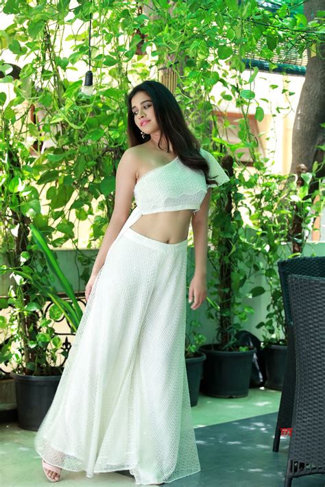 Actress Nabha Natesh New Sexy Hd Stills Social News Xyz