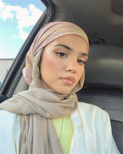 Fatima On Instagram “if You See Me With This Hijab Style Stunting Like Im Aliyah Let Me Hella