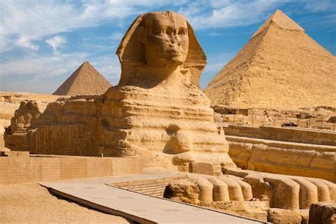 Top 10 Famous Landmarks In The World Most Famous Man Made Monuments