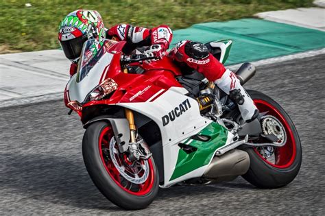 Great savings & free delivery / collection on many items. Ducati 1299 Panigale R Final Edition: ancora pochi modelli ...
