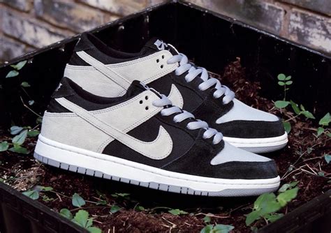 costola meteora Inverso black and grey nike dunks Corrispondente