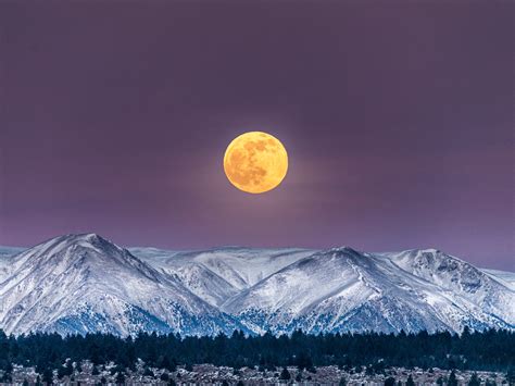 1600x1200 Full Moon Over White Mountain Peak 4k Wallpaper1600x1200