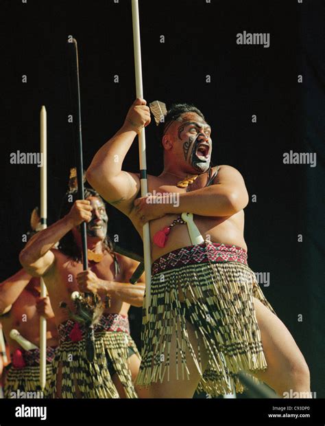 Maori Warrior Haka Hi Res Stock Photography And Images Alamy