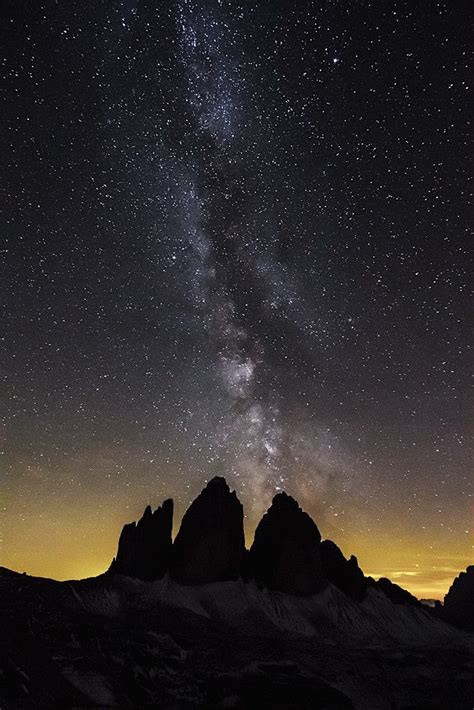 The Milky Way Over Tre Cime Di Lavaredo Italy Sky Gazing Milky Way