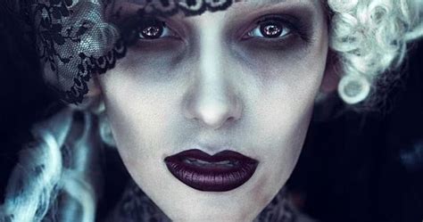 It is a remake of the chilean telenovela la chúcara. El Espejo Gótico: «Mi duquesa muerta»: Robert Browning ...