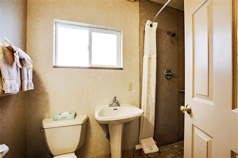 Store $1,500 on a walkin bath. Whirlpool Tub Rooms at The Beachcomber Motel - Fort Bragg ...