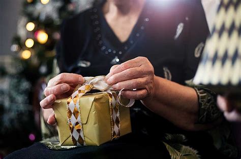 Mom is not always easy to shop for, but you know her better than anyone. Holiday Gifts Ideas for Your Favorite Senior - Camlu ...