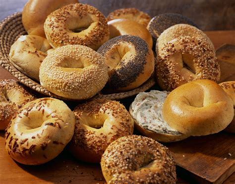 Tips On Bagel Storage And Slicing