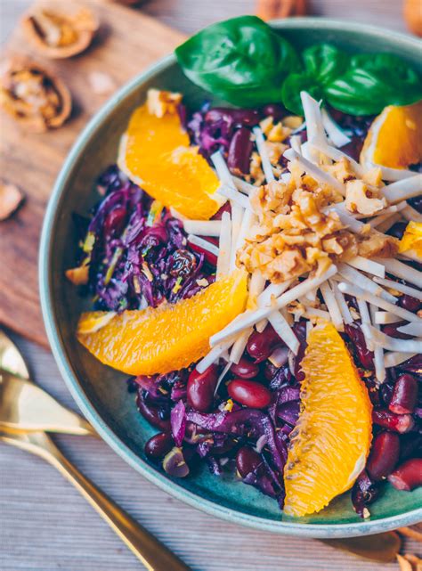 Rotkohlsalat mit Orangen und Walnüssen -knackig gesund
