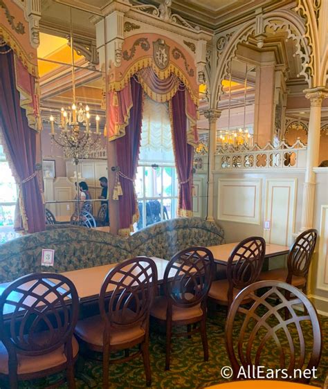 2021 Dlr Disneyland Plaza Inn Character Breakfast Reopening Buffet