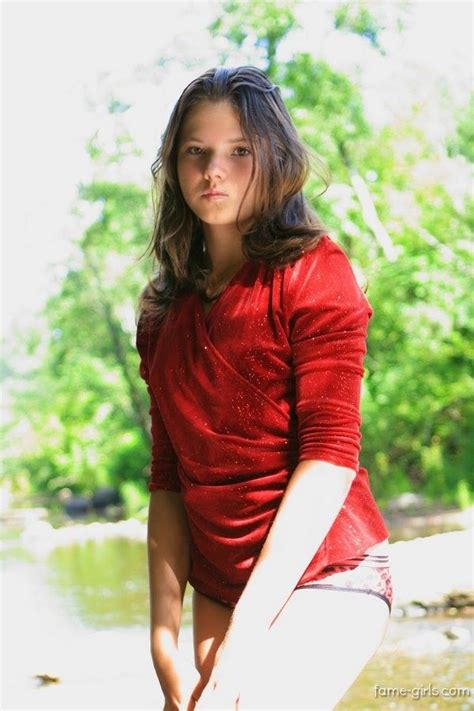 Sandra Orlow Sandra Orlow Peeing In River Maydesk Com Sexiz Pix