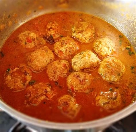 Chicken Kofta Curry Chicken Meatballs In Spicy Tomato Sauce My