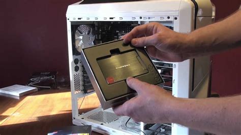 Otellerde duvardan duvara halı yerleştirmek gelenekseldir. How to: Install an SSD and an optical drive - YouTube