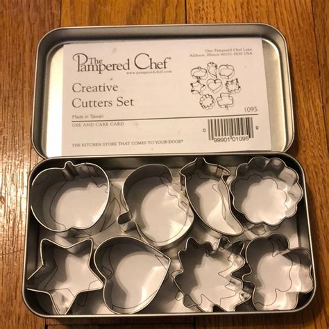 The Pampered Chef Kitchen Pampered Chef Creative Cutters Set Of 8