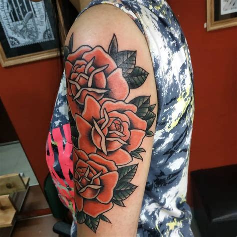 Ryan is a sioux falls native who has been in the tattooing industry since july of 2010. Sioux Tattoo Studio - Tattoo4you
