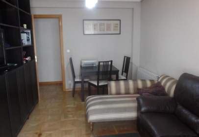 You can call at +34 91 792 08 97 or find more contact information. Alquiler de pisos y apartamentos en San Fermín, Distrito ...