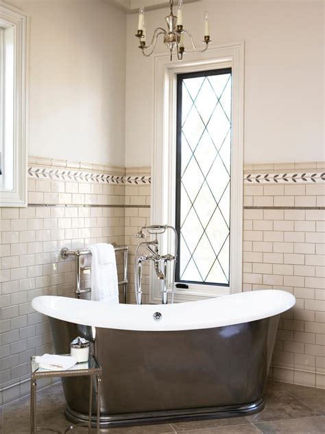 Whether you live for bold, dramatic hues or subdued neutrals, there's a chic bathroom paint color to. 20 Ideas for Bathroom Wall Color | DIY Bathroom Ideas ...