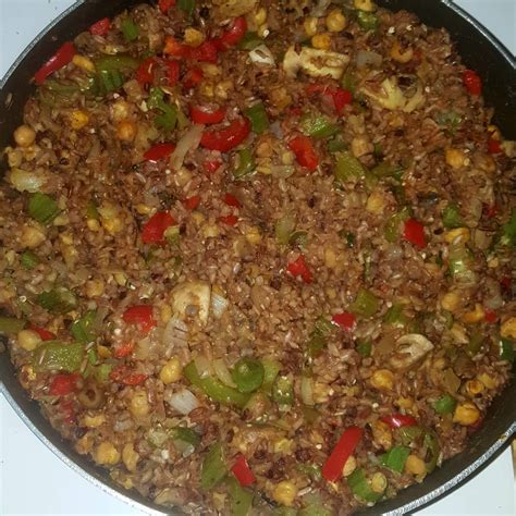 The sweet, crunchy broccoli always goes well with the tender beef and the umami flavor of soy and oyster sauce. Vegan Food: Alkaline Dirty Rice