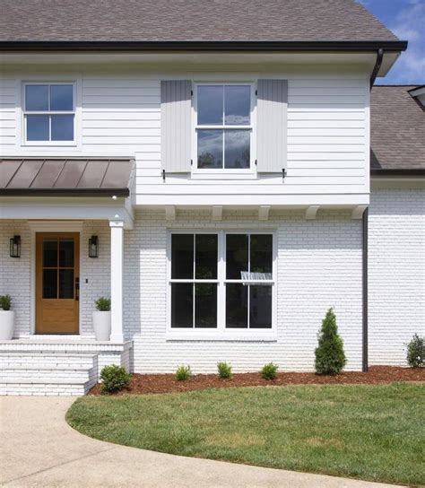 Benjamin Moore White Dove A Comprehensive Guide Plank And Pillow White Exterior Houses