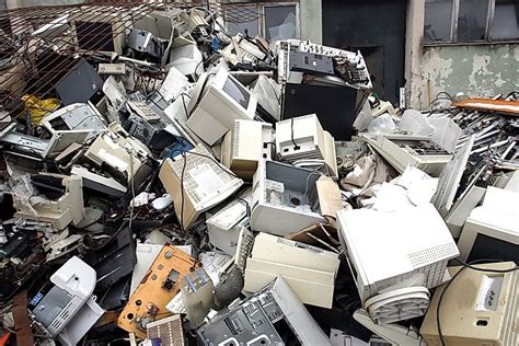 The evolution of consumer tech. What is e-Waste (Electronic Waste)? - WorldAtlas