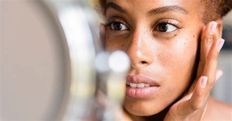 7 Common Reasons Why Your Face Looks So Swollen