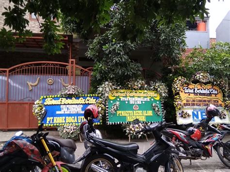 04.01.2020 · kaget mantan istri sule meninggal, innalillahi wa inna ilaihi rooji'un, cuit pemilik akun @jajananpasar. Sule Ungkap Permintaan Terakhir Mantan Istri | Tagar