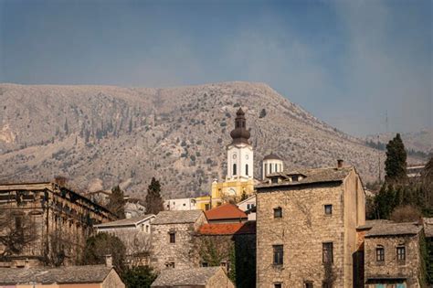 Paisaje Urbano De La Ciudad De Mostar Bosnia Y Herzegovina Foto Premium