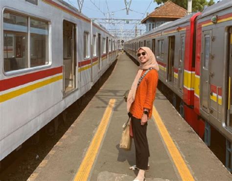 Suami kerja istri di rumah sange dengan pria lain. Jilbab Cantik Hot Di Twitter / Irna Fauziah On Twitter ...