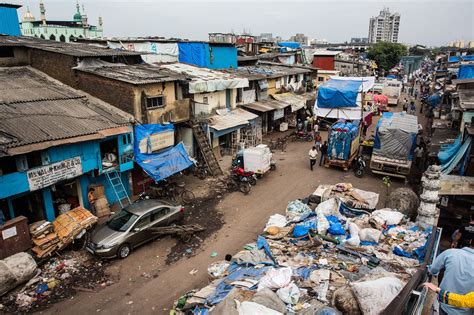 A Tour Of The Dharavi Slum In Mumbai India Earth Trekkers