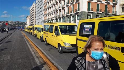 Con decorrenza immediata restano comunque consentite in presenza le attività destinate agli alunni con bisogni restano altresì consentite le attività in presenza dei servizi educativi e della scuola dell'infanzia (sistema integrato di educazione e di istruzione e ultim'ora. ++ Scuola:Campania;protesta conducenti bus trasporto ...
