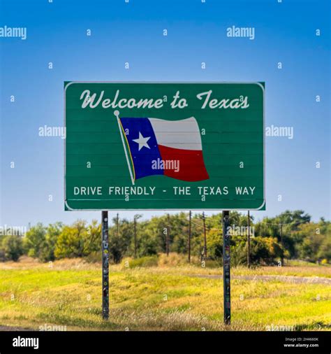 Welcome To Texas State Road Sign Stock Photo Alamy