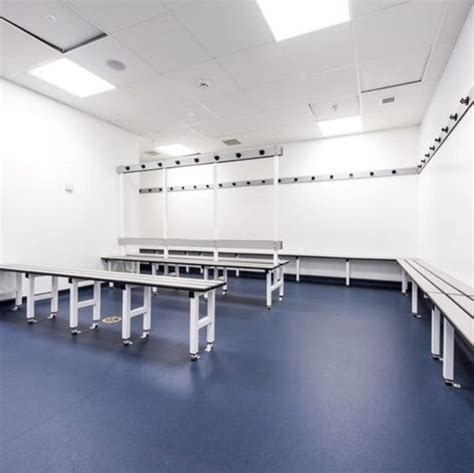 Notre sélection de revêtements de sol antidérapant. Revêtement de sol vinylique antidérapant pour trafic ...