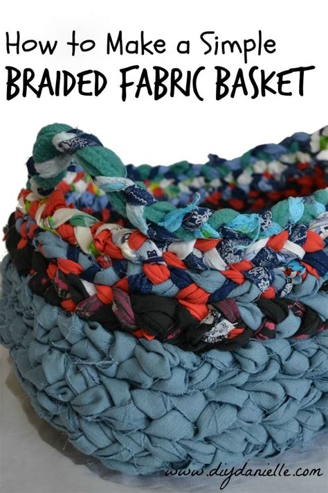 Video di andrea pedrazzini per la goat's plan basketball : How to Make a Simple Braided Fabric Basket with Handles ...