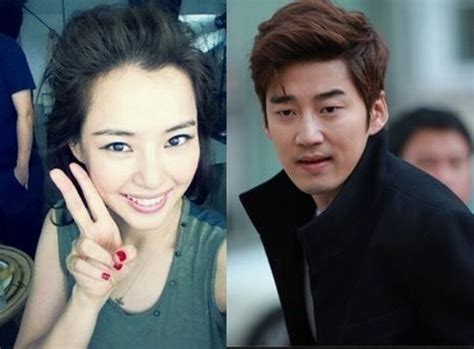 윤계상, 열애 인정…5세 연하 뷰티 브랜드 대표 서울=뉴시스윤계상(사진=저스트엔터테인먼트 제공)2021.04.06 *재판매 및 db 금지 배우 윤계상이 비연예인과 열애 중이다. 윤계상 이하늬 언급, "지금 어디 계신지 몰라"…애정 전선에 ...