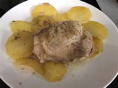 Il pollo bollito ha un contenuto inferiore di fosforo e altri minerali ma quasi lo stesso contenuto proteico della carne cotta. Multicottura col CuCo: brodo e bollito misto, pollo al ...