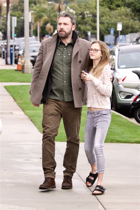 Ben Affleck Daughter Violet Teases About Group Chats Emojis