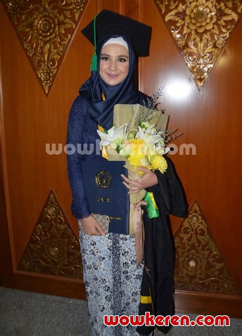 Naysilamirdad #mualaf #gospot naysila mirdad dan roestiandi tsamanov diketahui menjalani hubungan beda agama selama 4. Foto Shireen Sungkar saat Liburan, Keluarga dan Pasangan ...