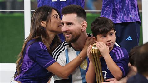 Who Is Lionel Messi S Stunning Model Wife Everything We Know About Antonela Roccuzzo Hello
