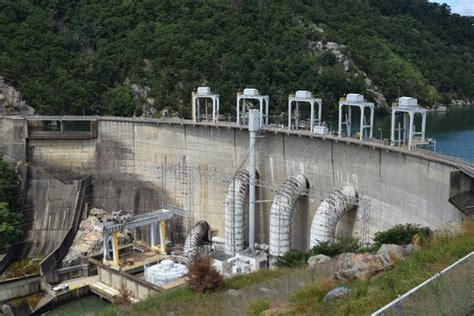 Smith mountain lake was formed back in the 1960s, when appalachian power company (now american electric power) built a dam on the roanoke river. Smith Mountain Dam - Picture of Smith Mountain Lake Dam ...
