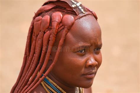 La Tribu Himba Namibia Del Norte Oct 14 2019 Fotografía Editorial