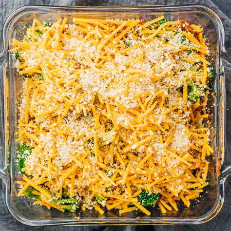 Pour the ground beef in the bottom. Keto Casserole With Ground Beef & Broccoli - Savory Tooth