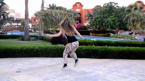 House Music Dancing Girls Bounce Youtube