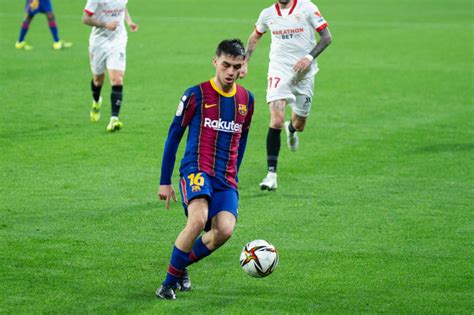 Em meio a esse impasse, o futebol não fica de fora e voltam os rumores de uma possível racha na seleção espanhola. Conheça Pedri, convocado para seleção da Espanha aos 18 anos