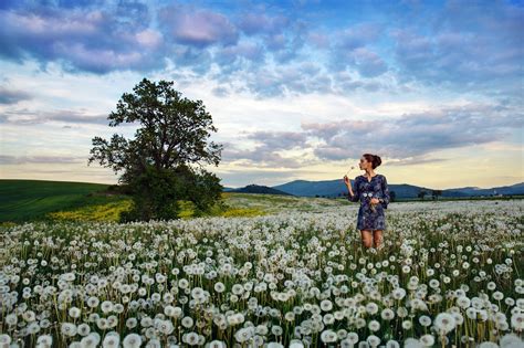 Fondos De Pantalla Árboles Paisaje Mujeres Al Aire Libre Mujer Flores Cielo Campo