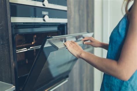 How Long Does It Take To Preheat An Oven And How To Know When It Is