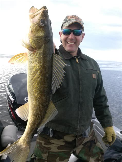 Green Bay Walleye Fishing Late Eyes Sport Fishing And Guide Service