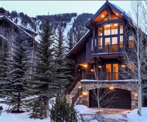 Aspen 101 park ave 6 bedrooms 6.5 bathrooms cabin. Vacation House in Aspen | Aspen house, Winter house, Aspen ...