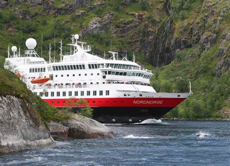 Hurtigrutens Nordnorge Navigates Its Way Through Einfahrt In Den