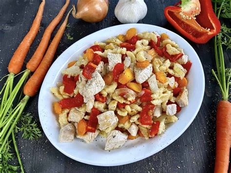 Leichtes Spätzlepfanne mit Gemüse und Hähnchen Rezept