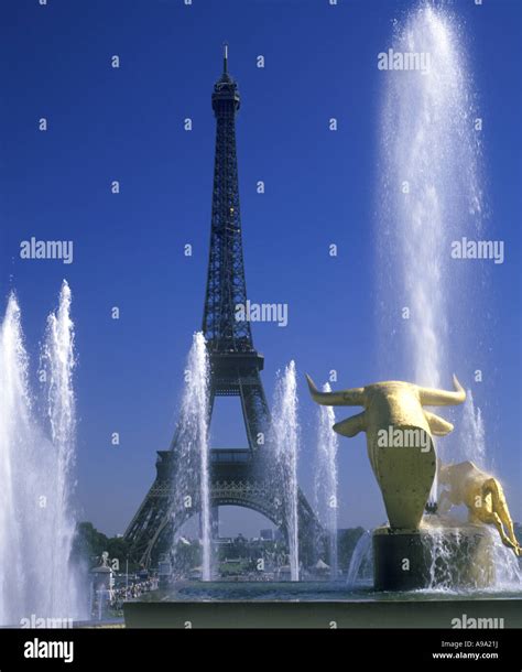 Trocadero Fountains Eiffel Tower Paris France Stock Photo Alamy